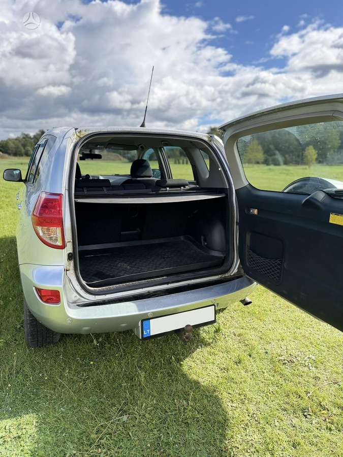 Toyota RAV4 - 7