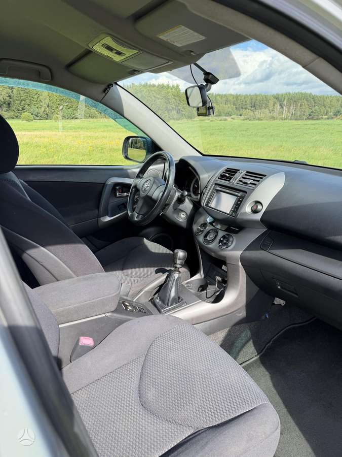 Toyota RAV4 - 11