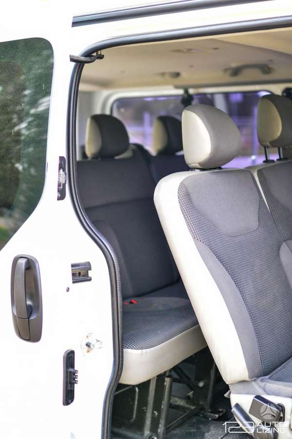 Opel Vivaro - 8