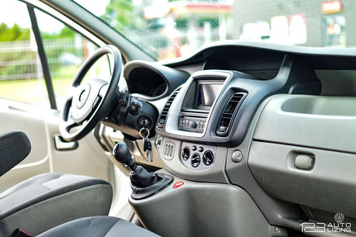 Opel Vivaro - 10