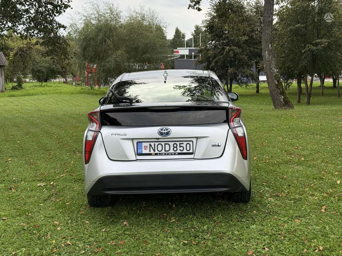 Toyota Prius - 8
