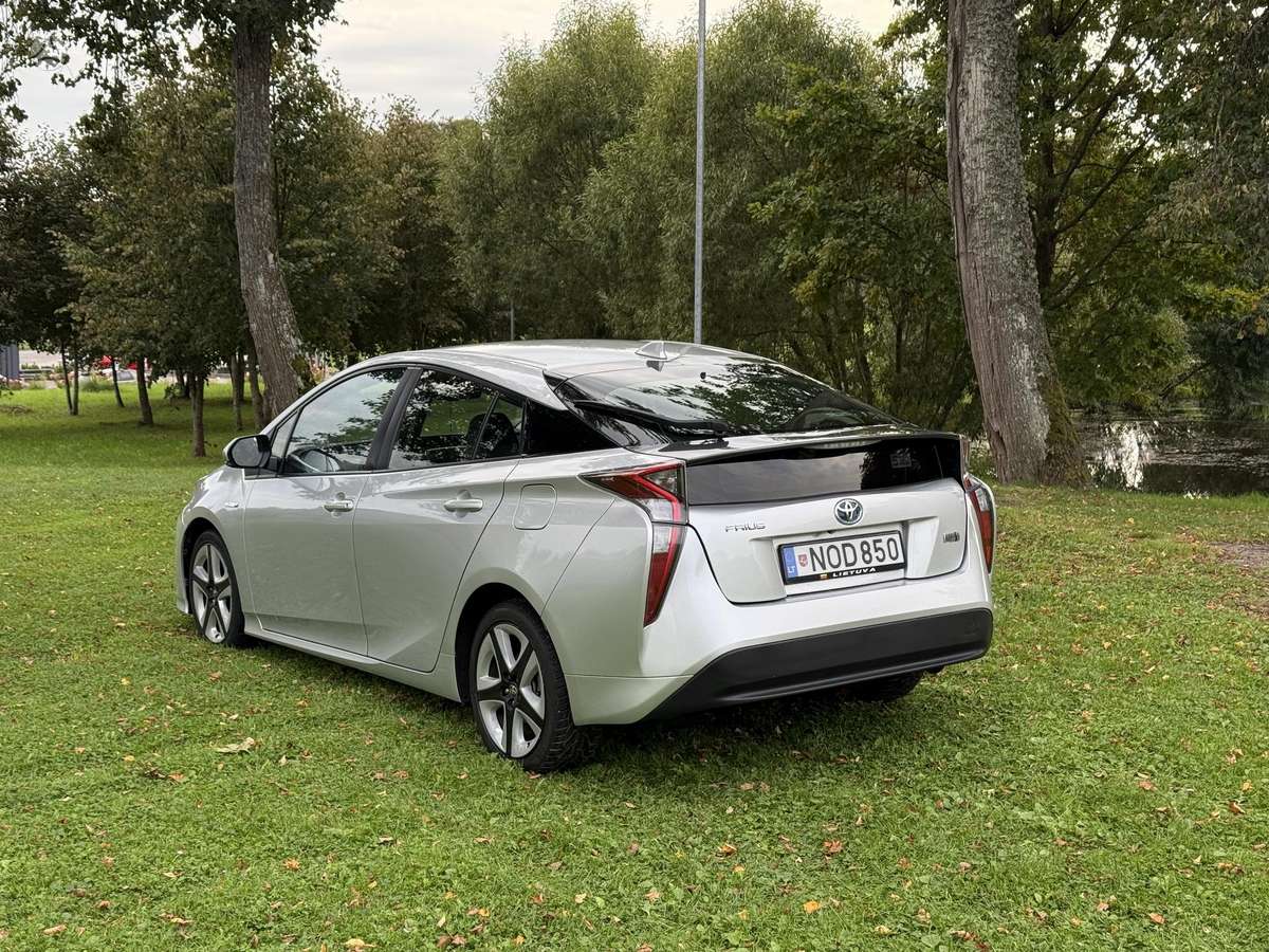 Toyota Prius - 10