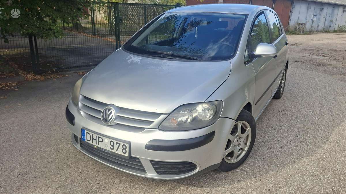 Volkswagen Golf - 1
