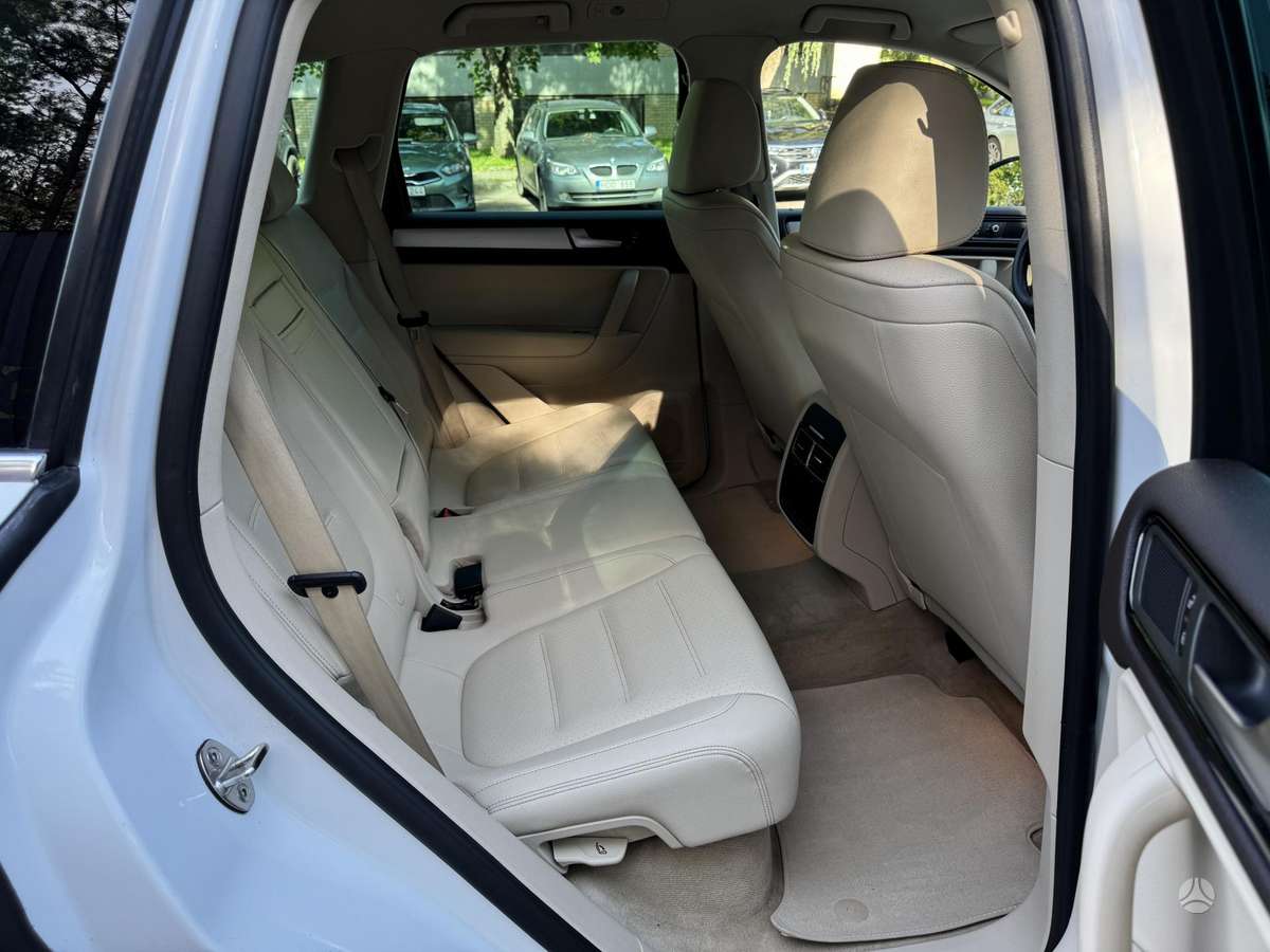 Volkswagen Touareg - 7
