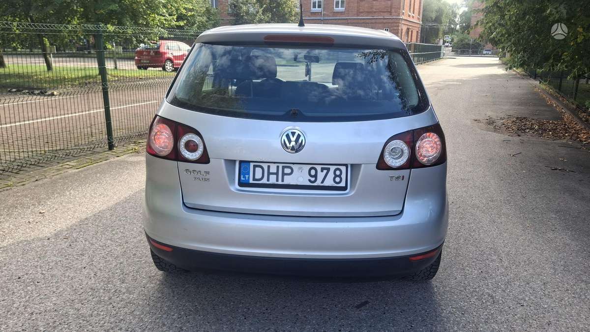 Volkswagen Golf - 5