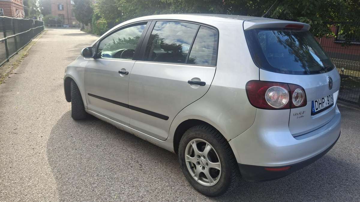 Volkswagen Golf - 6