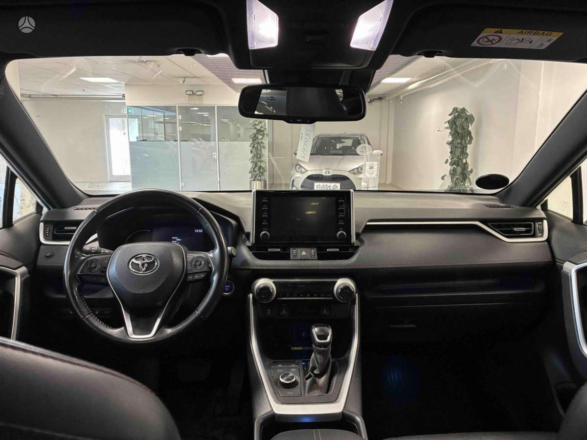 Toyota RAV4 - 8