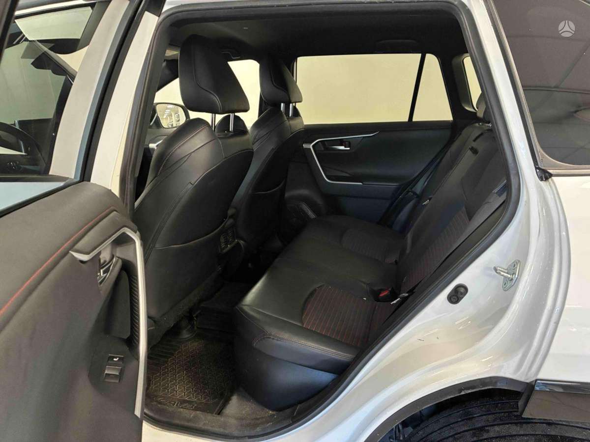 Toyota RAV4 - 10