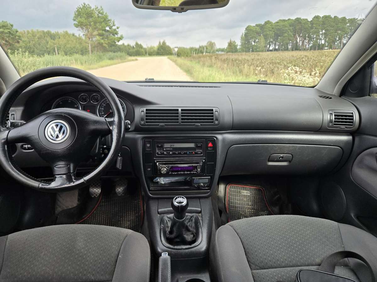 Volkswagen Passat - 5