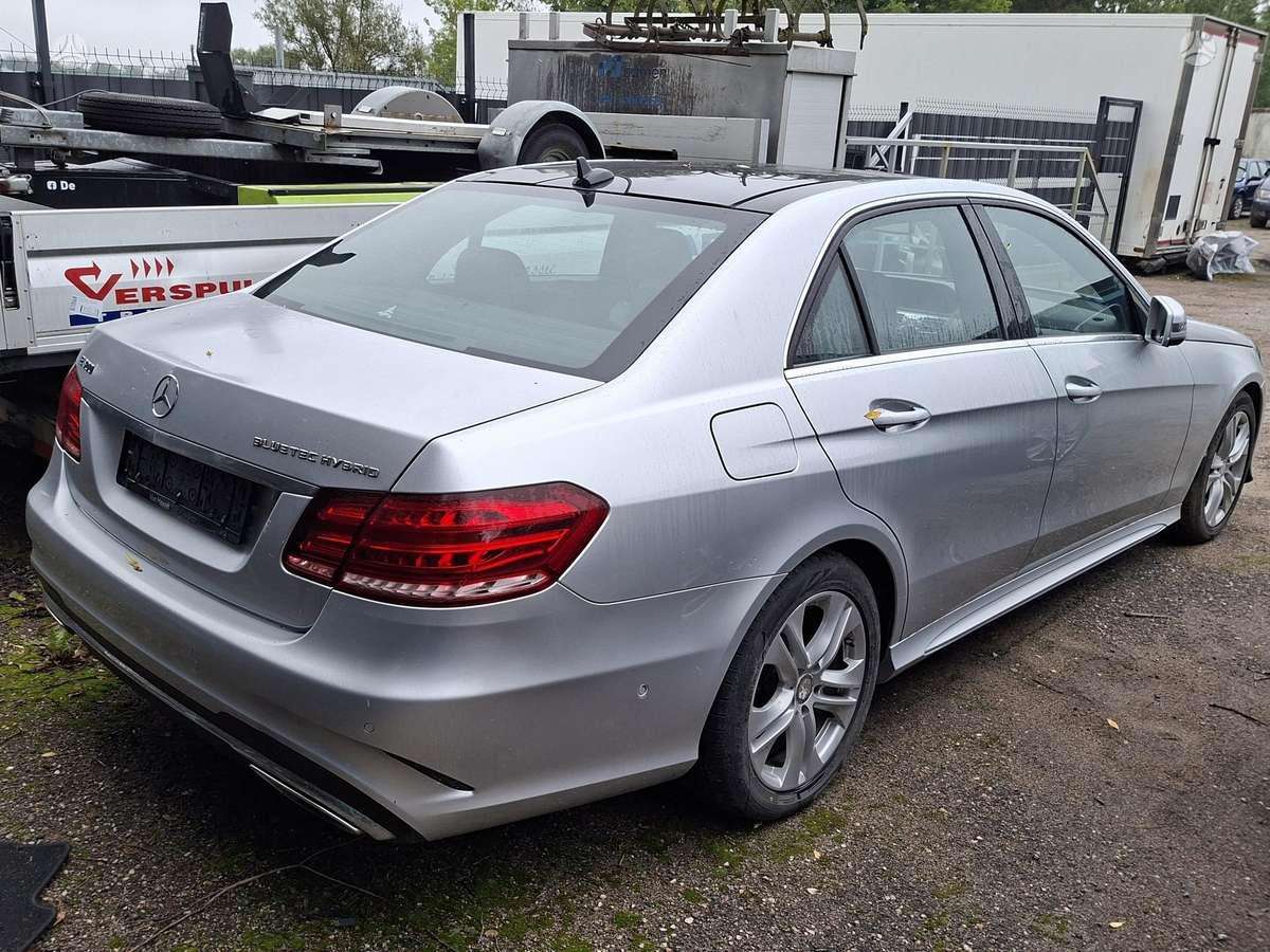 Mercedes-Benz E300 - 3