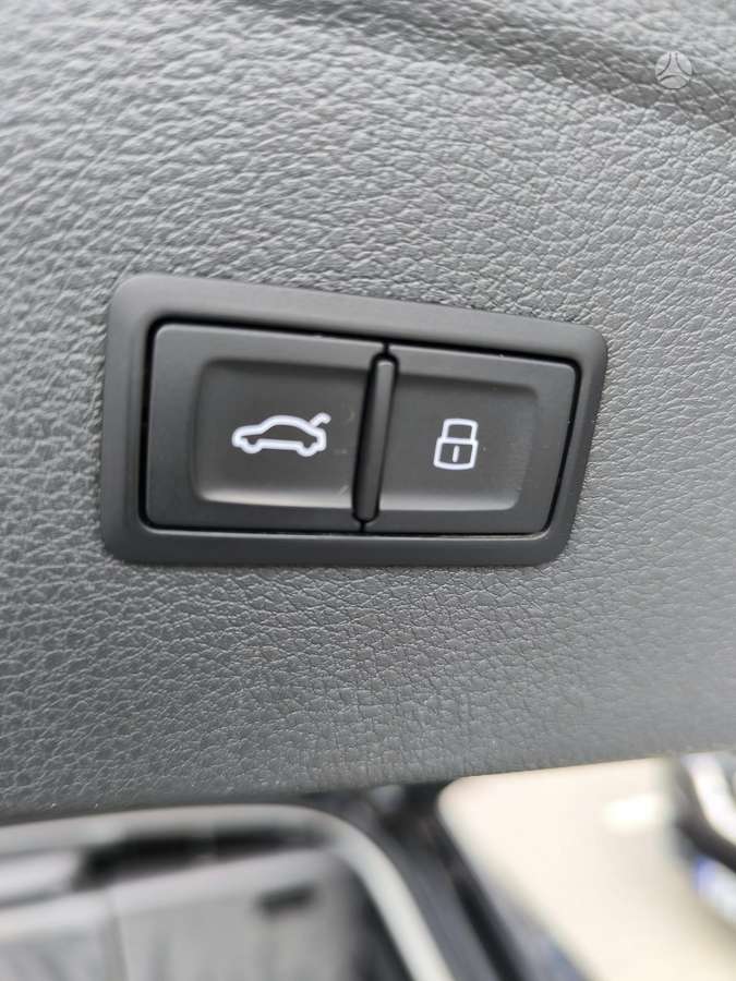 Audi Q5, 2.0 l., off-road / crossover
