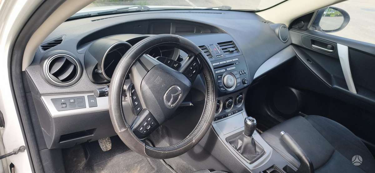 Mazda 3 - 7