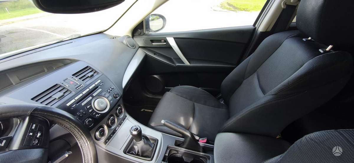 Mazda 3 - 8