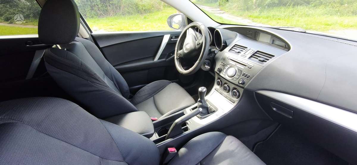 Mazda 3 - 9