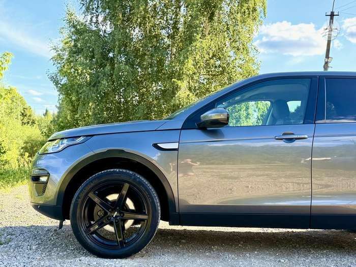 Land Rover Discovery Sport - 11