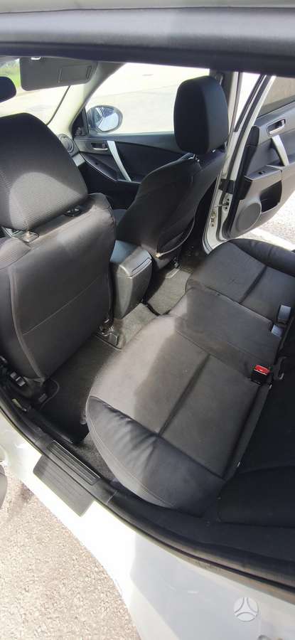 Mazda 3 - 10