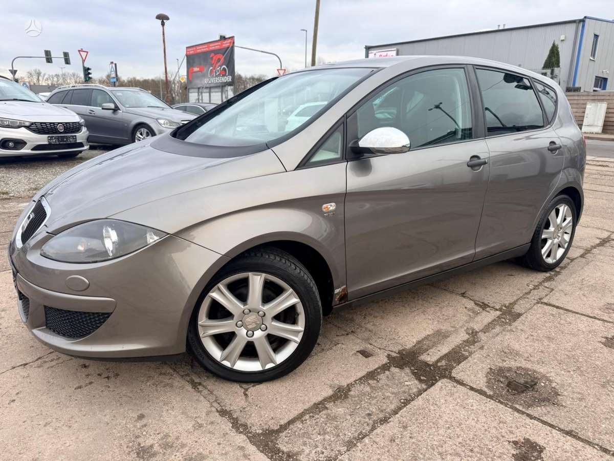 Seat Altea dalimis