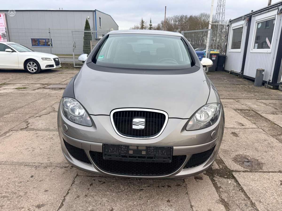 Seat Altea dalimis