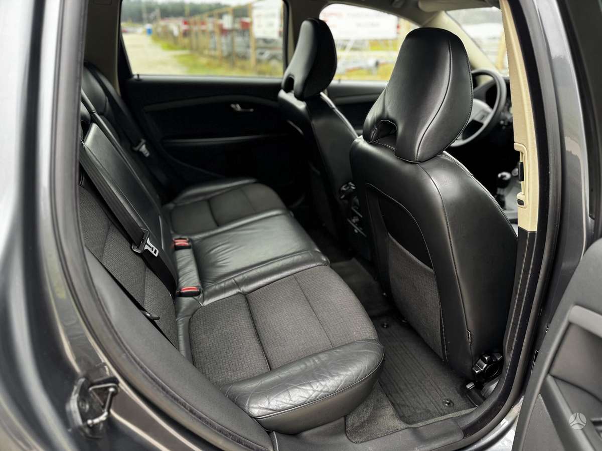 Volvo V70 - 11