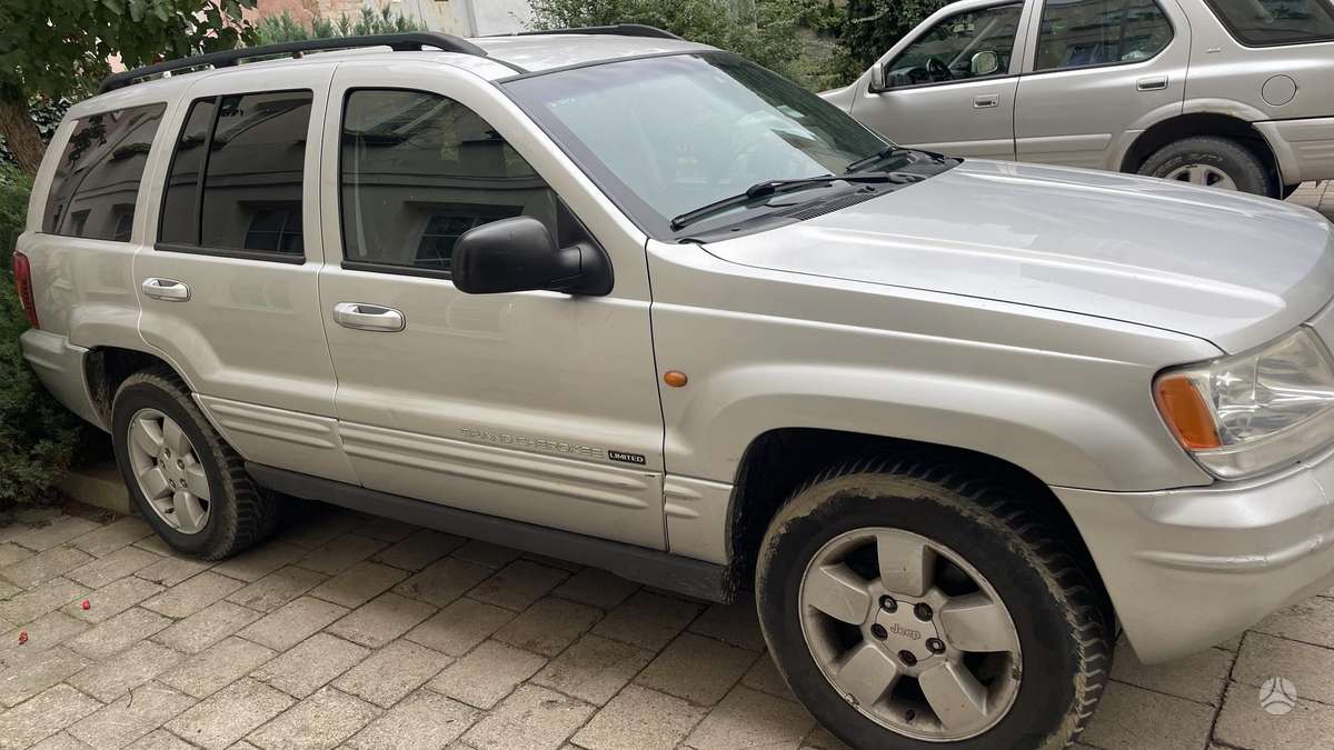 Jeep Grand Cherokee - 3