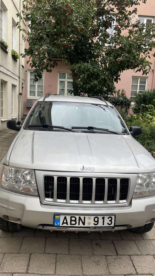 Jeep Grand Cherokee - 9