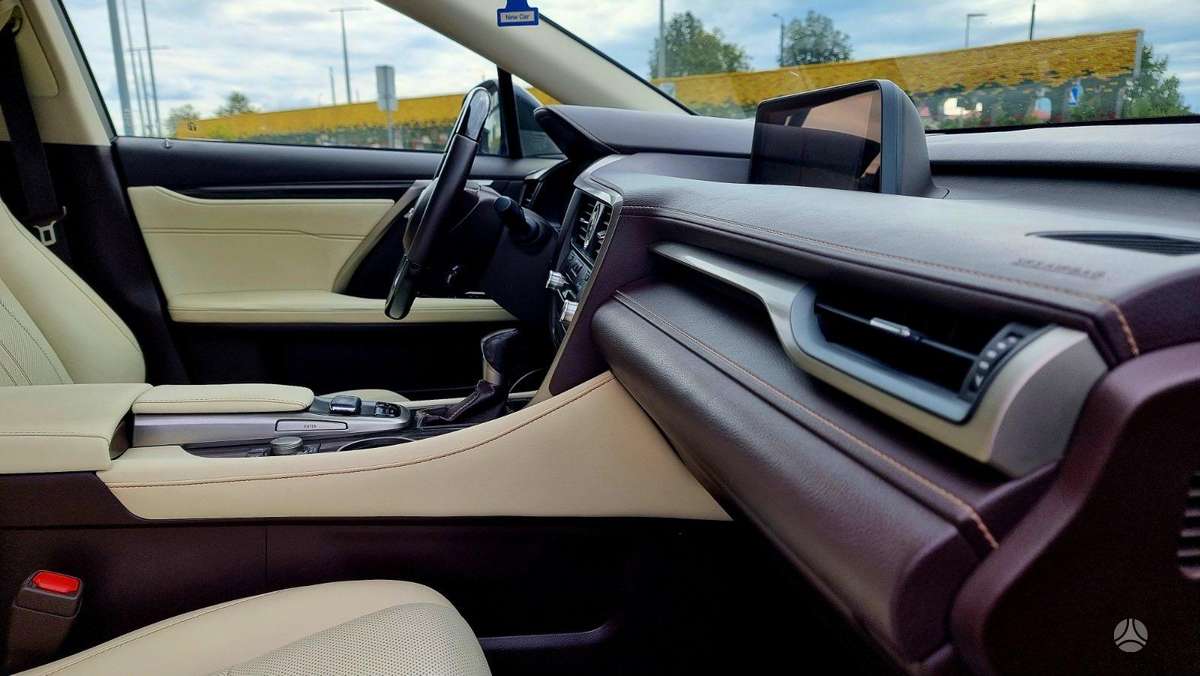Lexus RX 450h - 10
