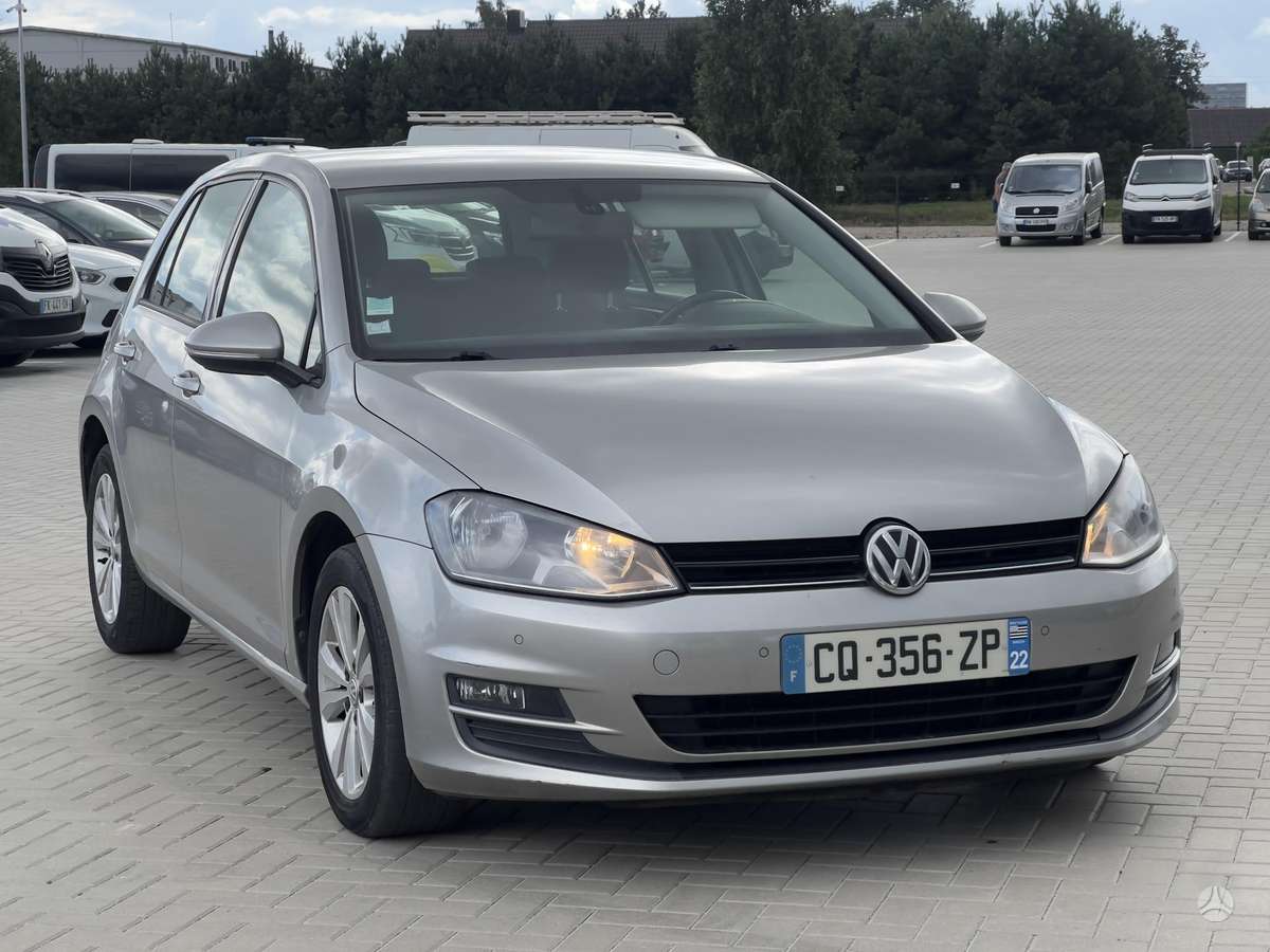 Volkswagen Golf - 2