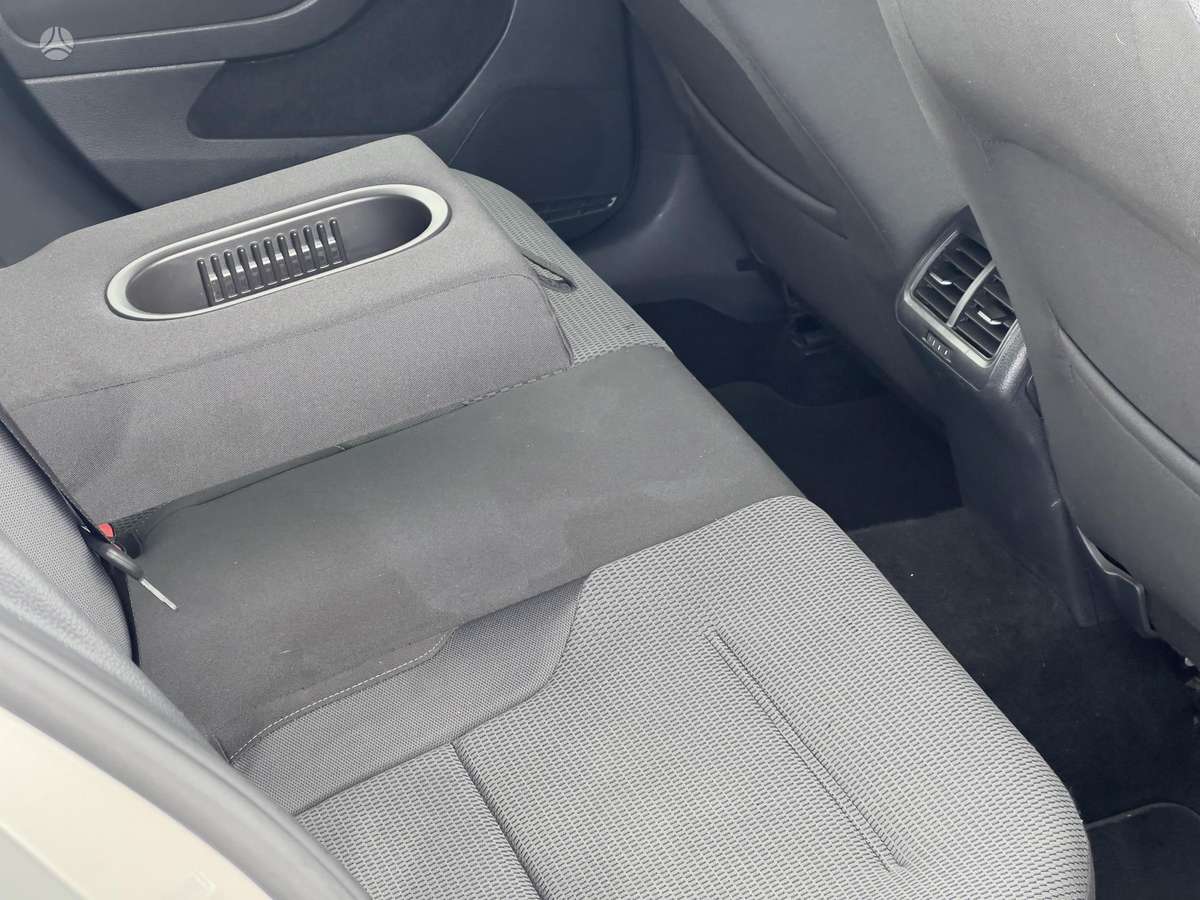Volkswagen Golf - 9