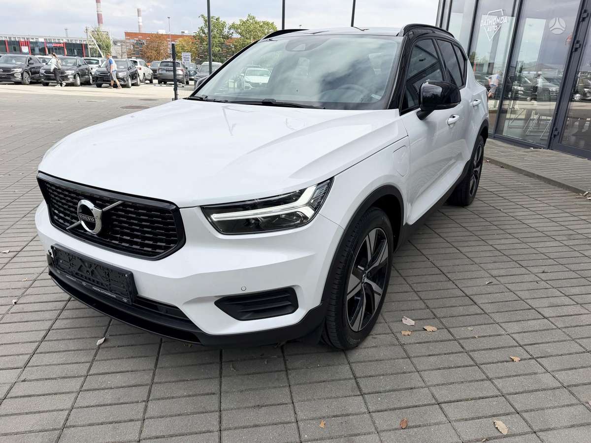 Volvo XC40 - 1