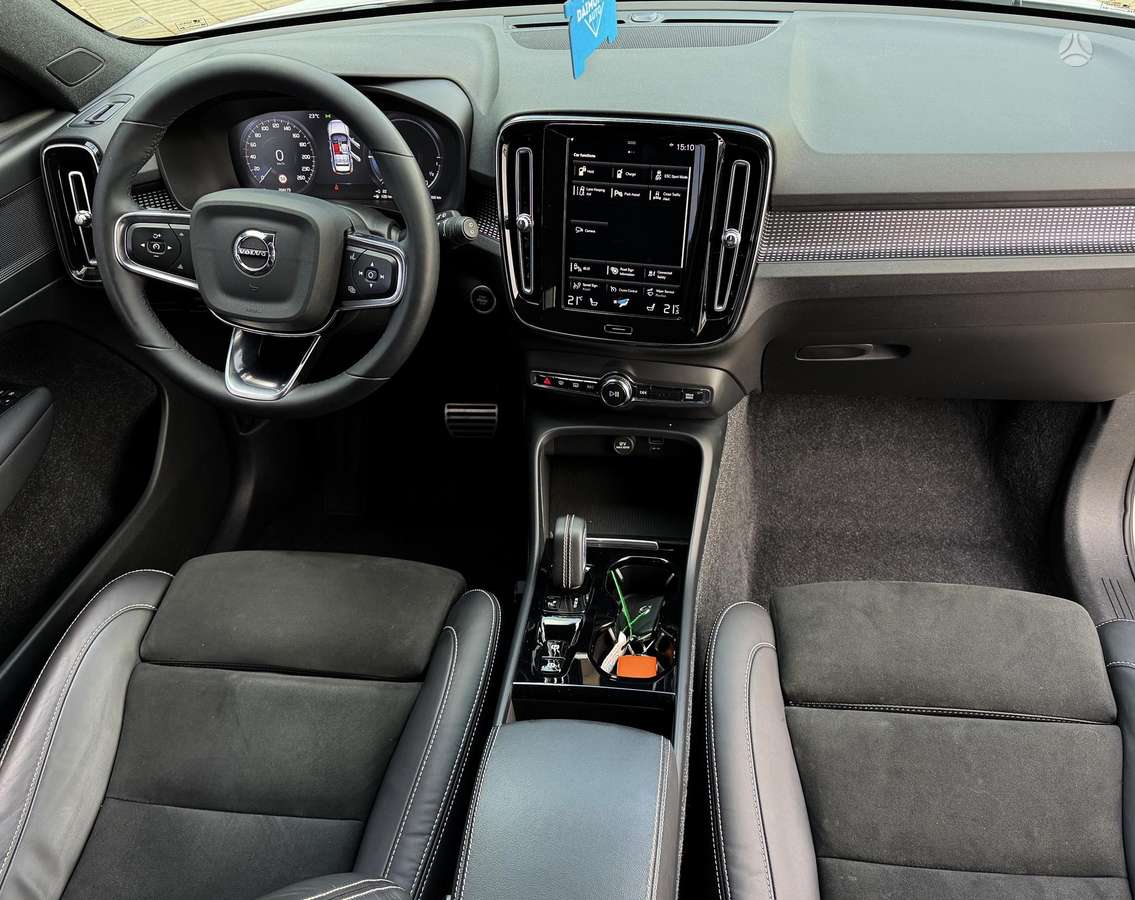Volvo XC40 - 11