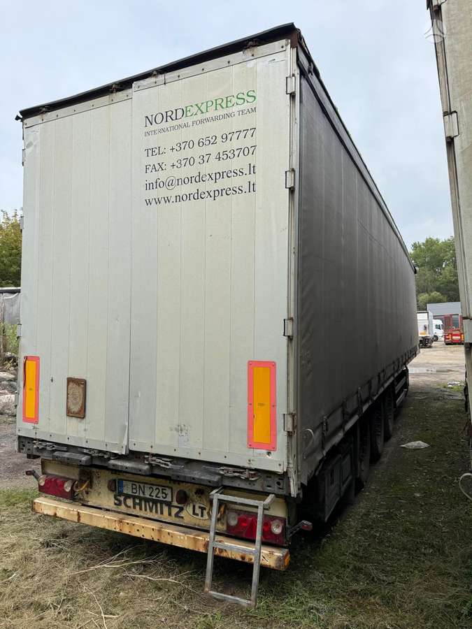 Schmitz SCS 24, užuolaidinės / tentinės