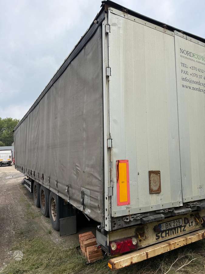 Schmitz SCS 24, užuolaidinės / tentinės