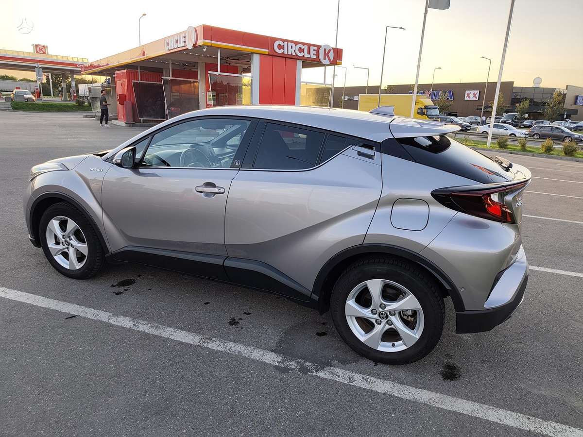 Toyota C-HR - 4