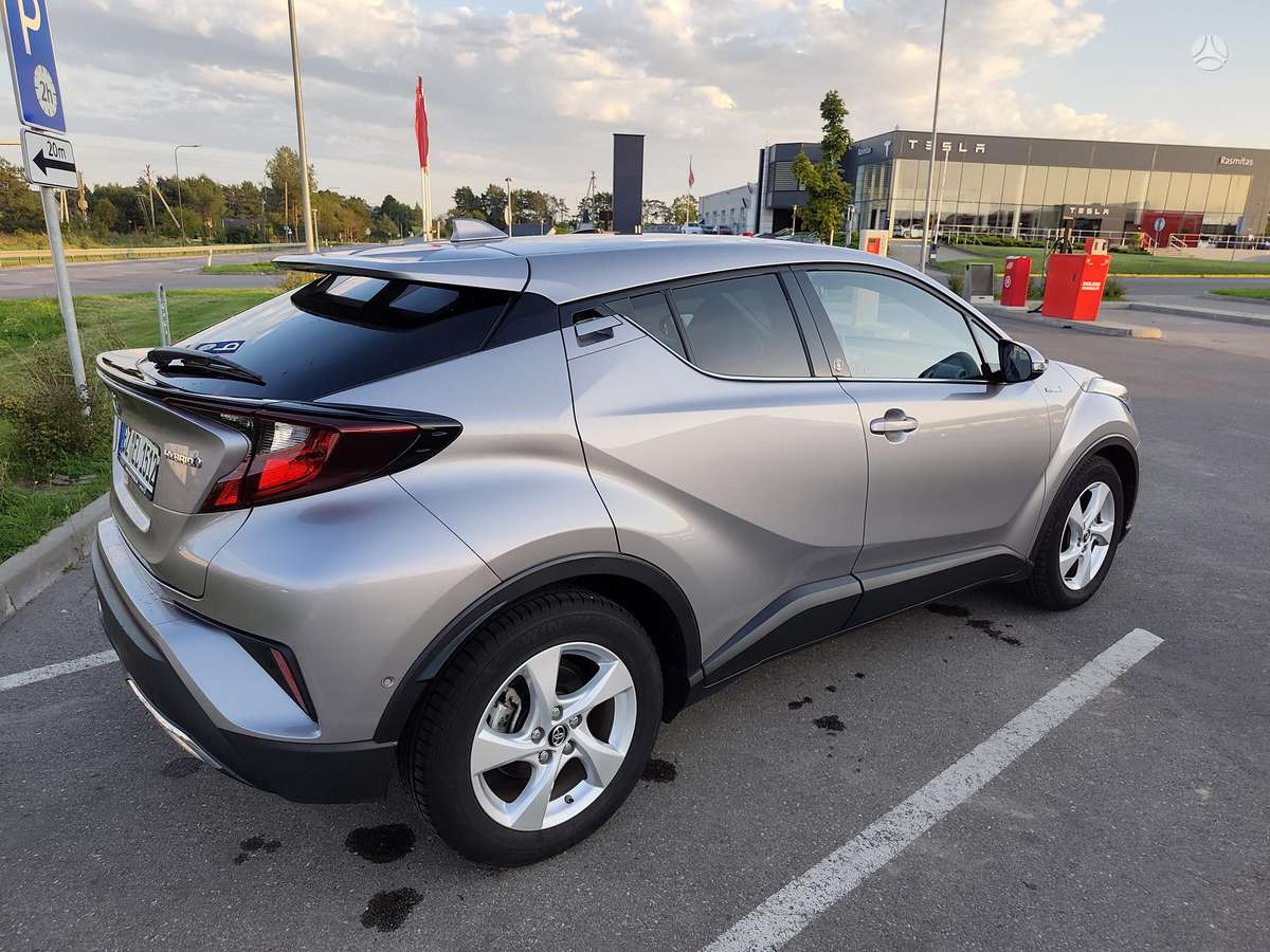 Toyota C-HR - 11