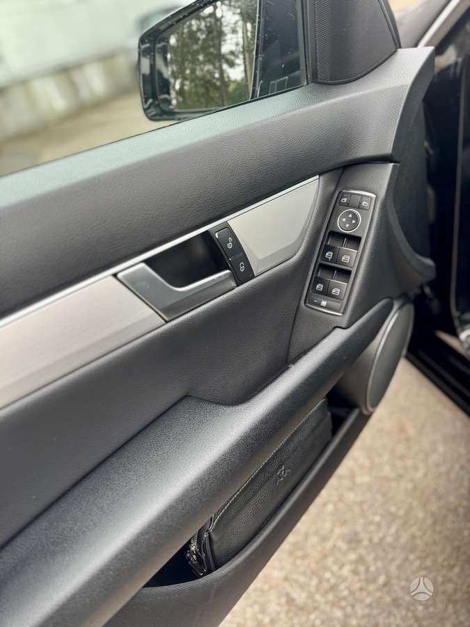 Mercedes-Benz C220 - 5