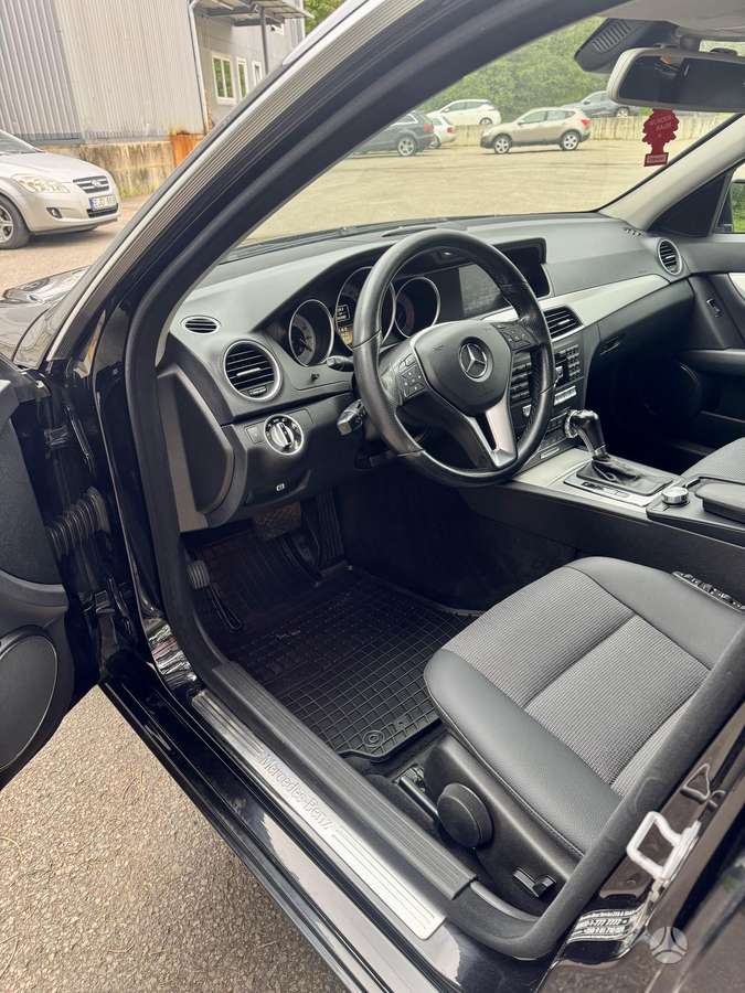 Mercedes-Benz C220 - 6