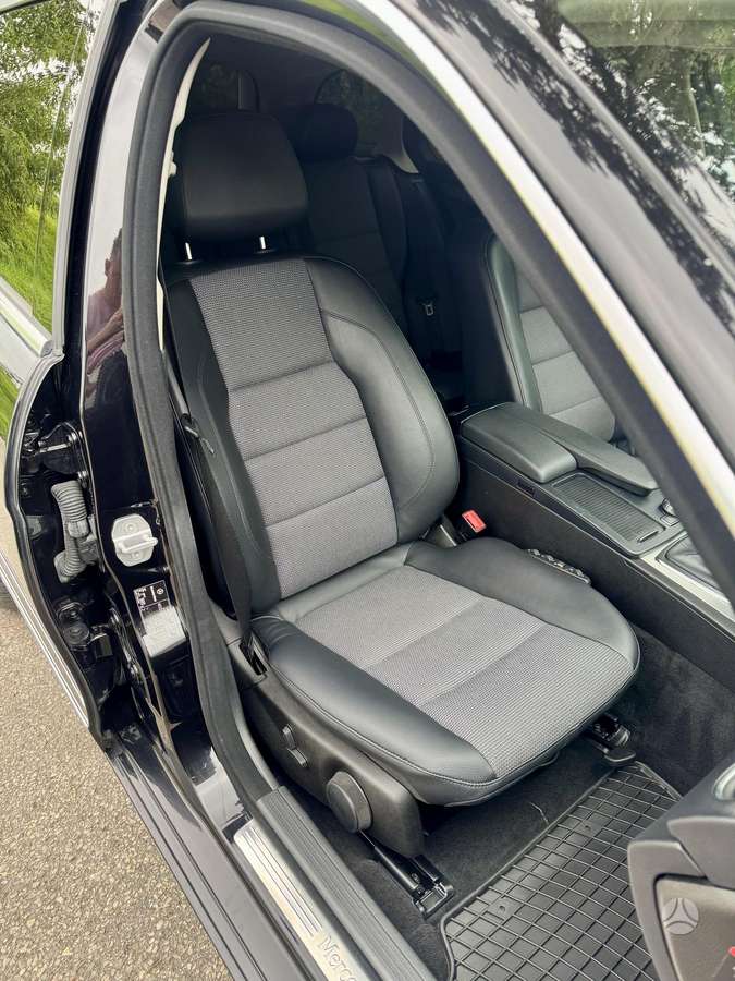 Mercedes-Benz C220 - 12