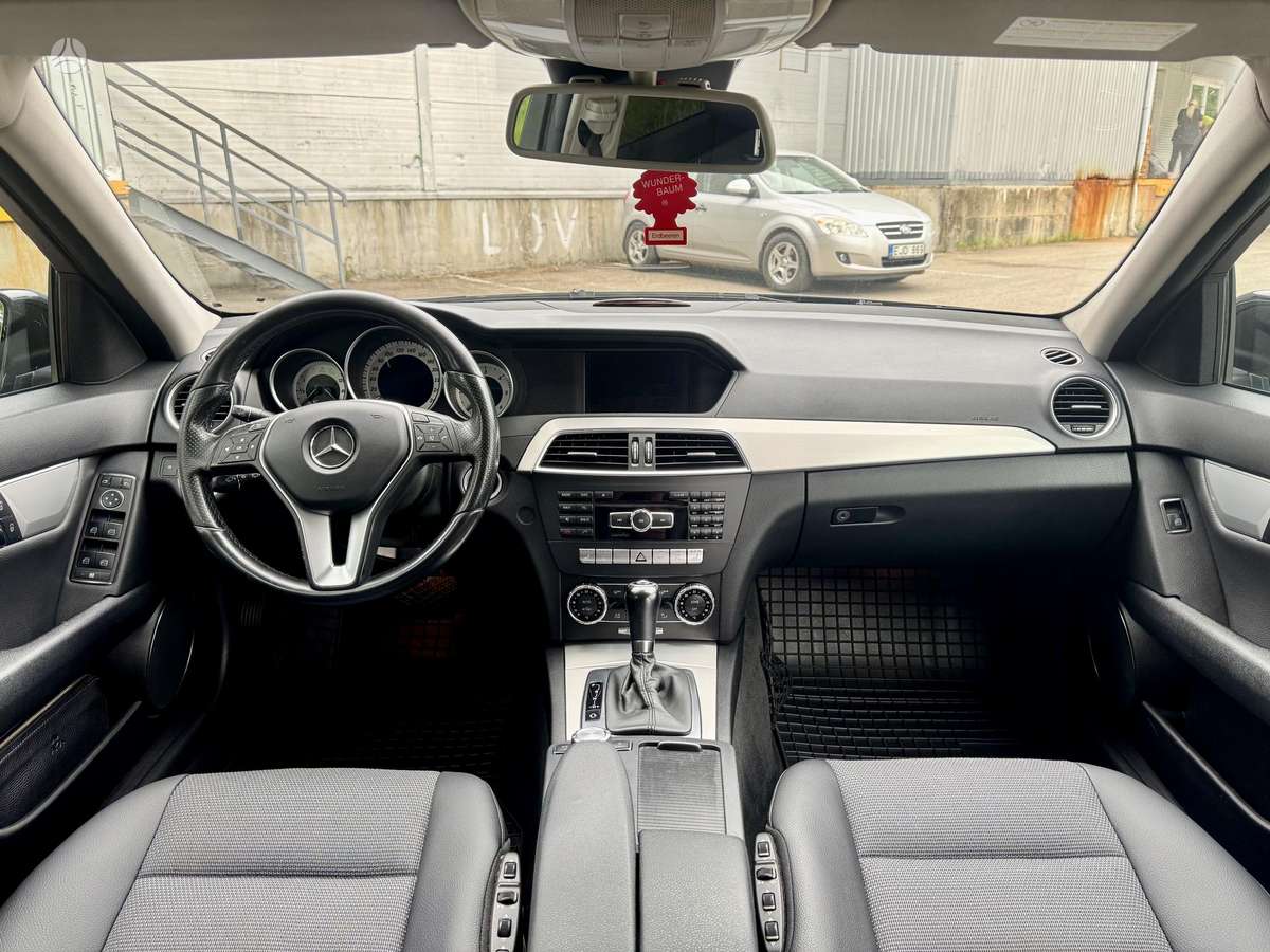 Mercedes-Benz C220 - 9