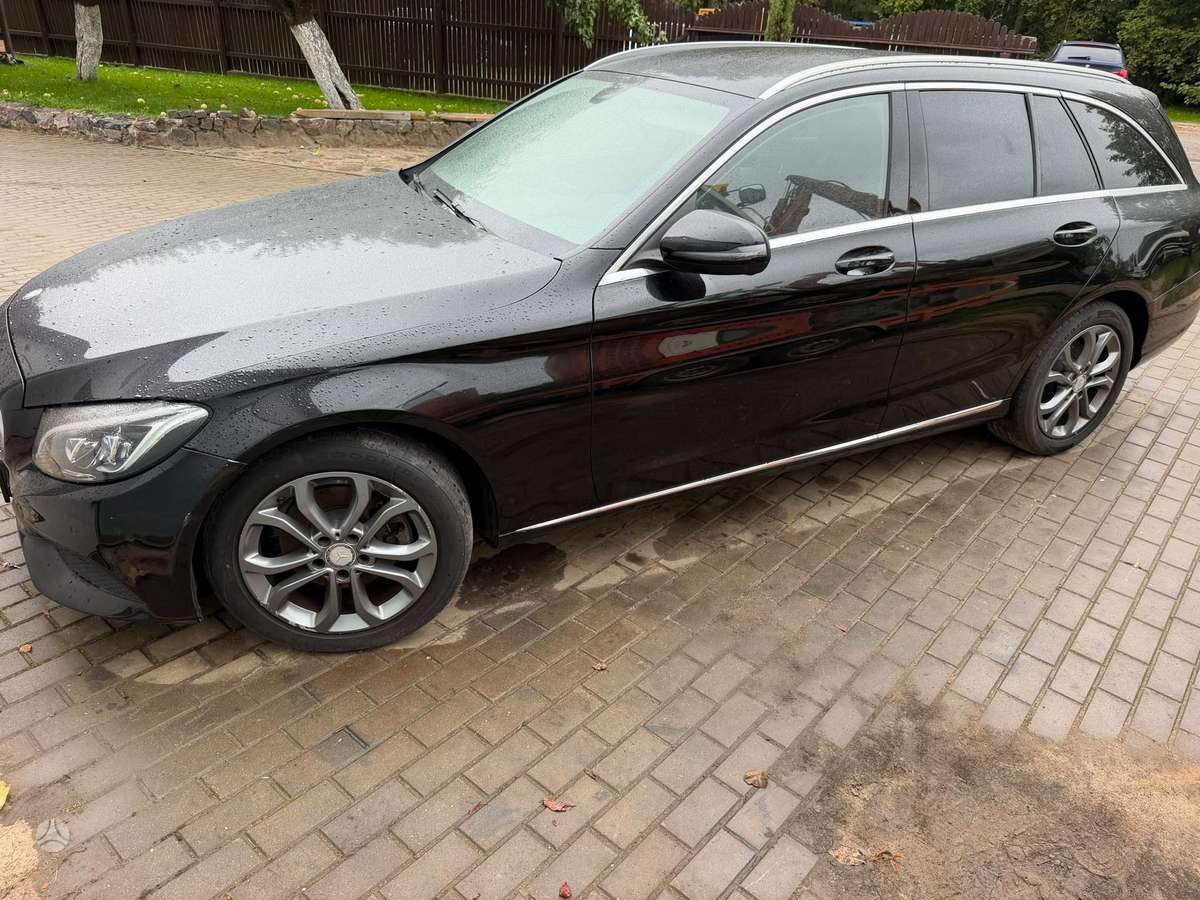 Mercedes-Benz C220 - 1