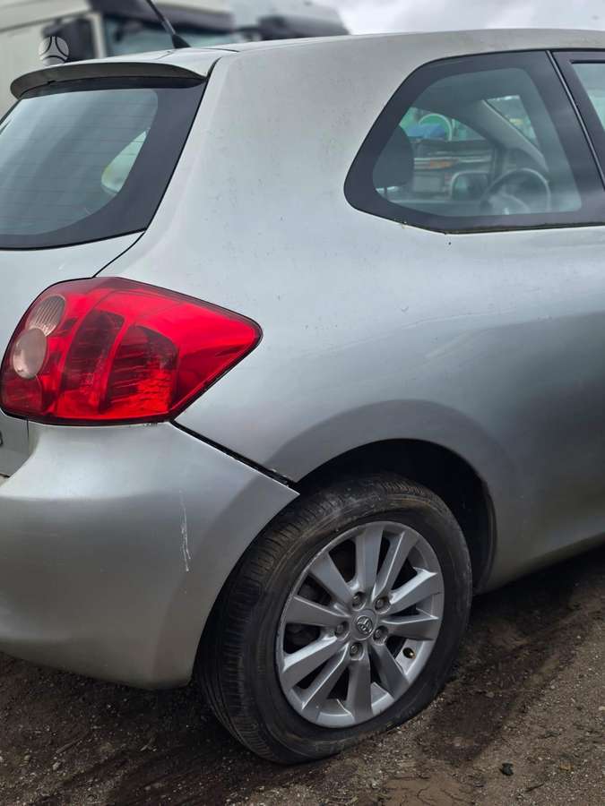 Toyota Auris for parts