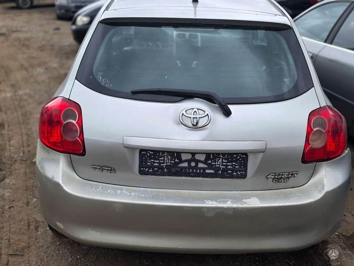 Toyota Auris dalimis