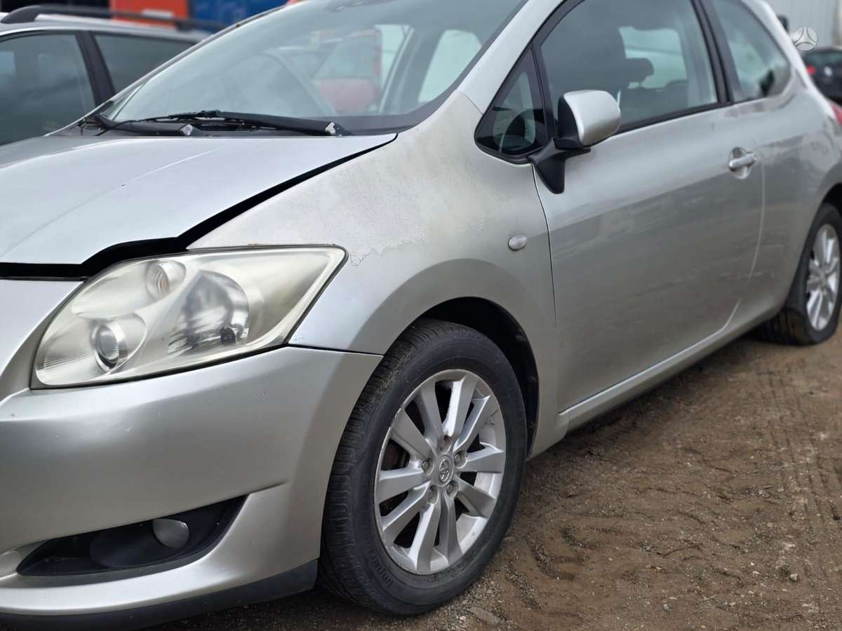 Toyota Auris for parts