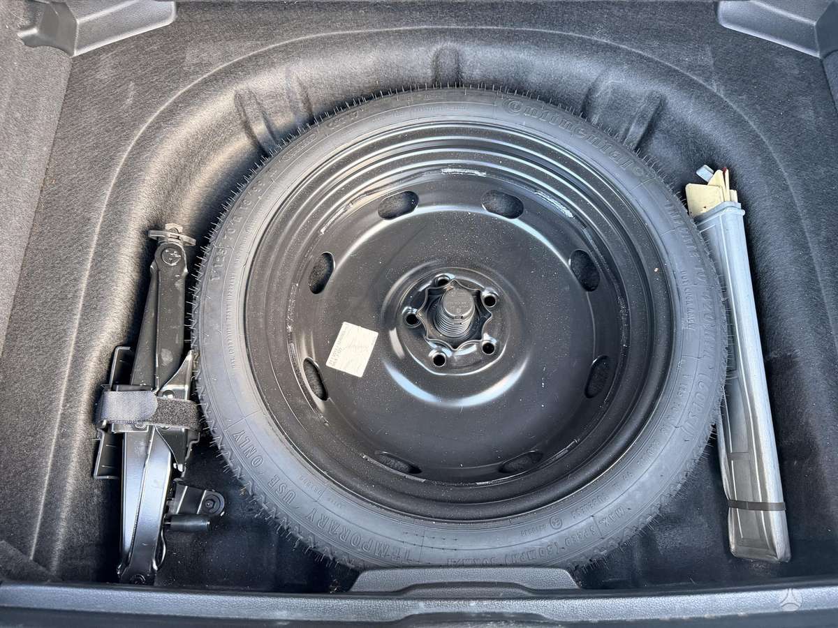 Audi A3, 1.6 l., hatchback