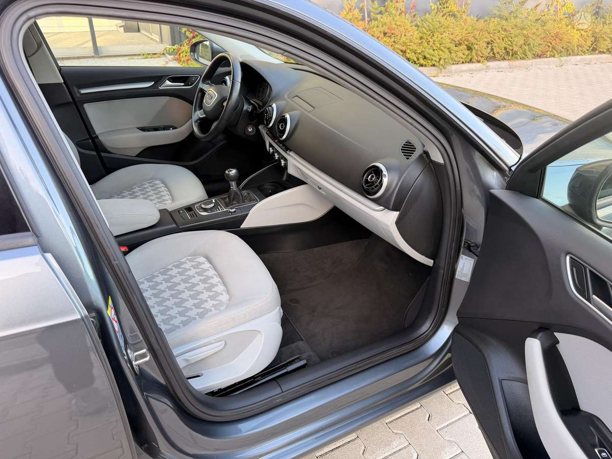 Audi A3, 1.6 l., Хэтчбек