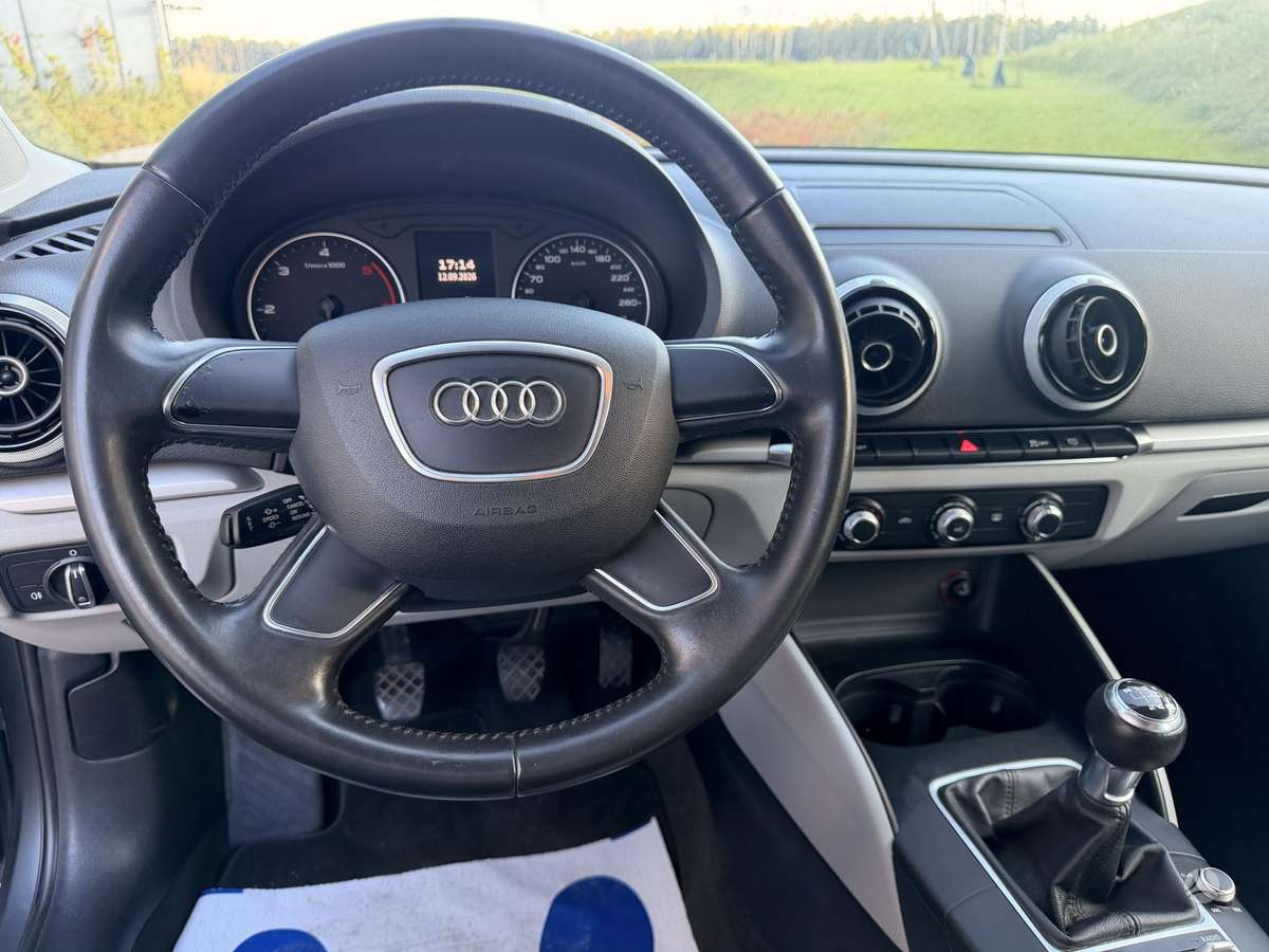 Audi A3, 1.6 l., hatchback
