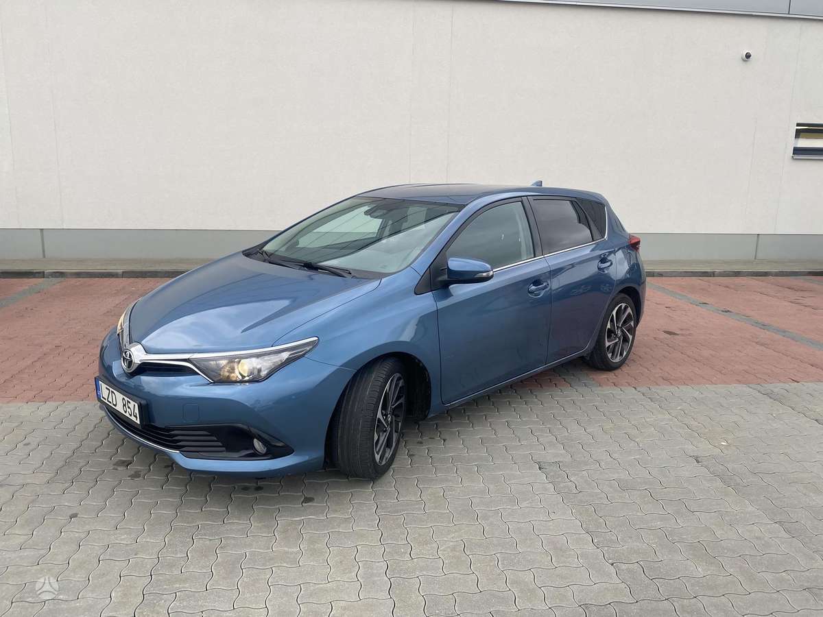 Toyota Auris - 1