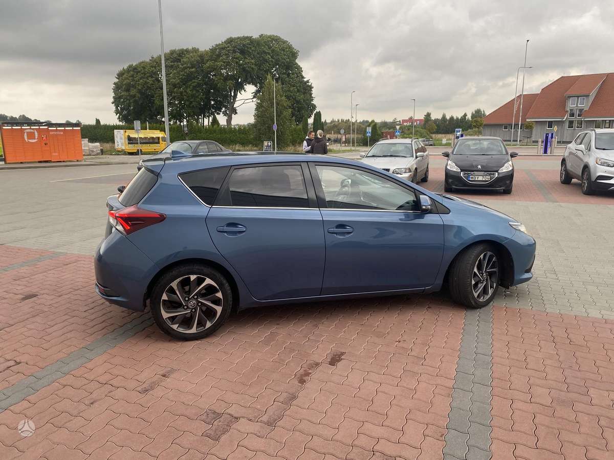 Toyota Auris - 11