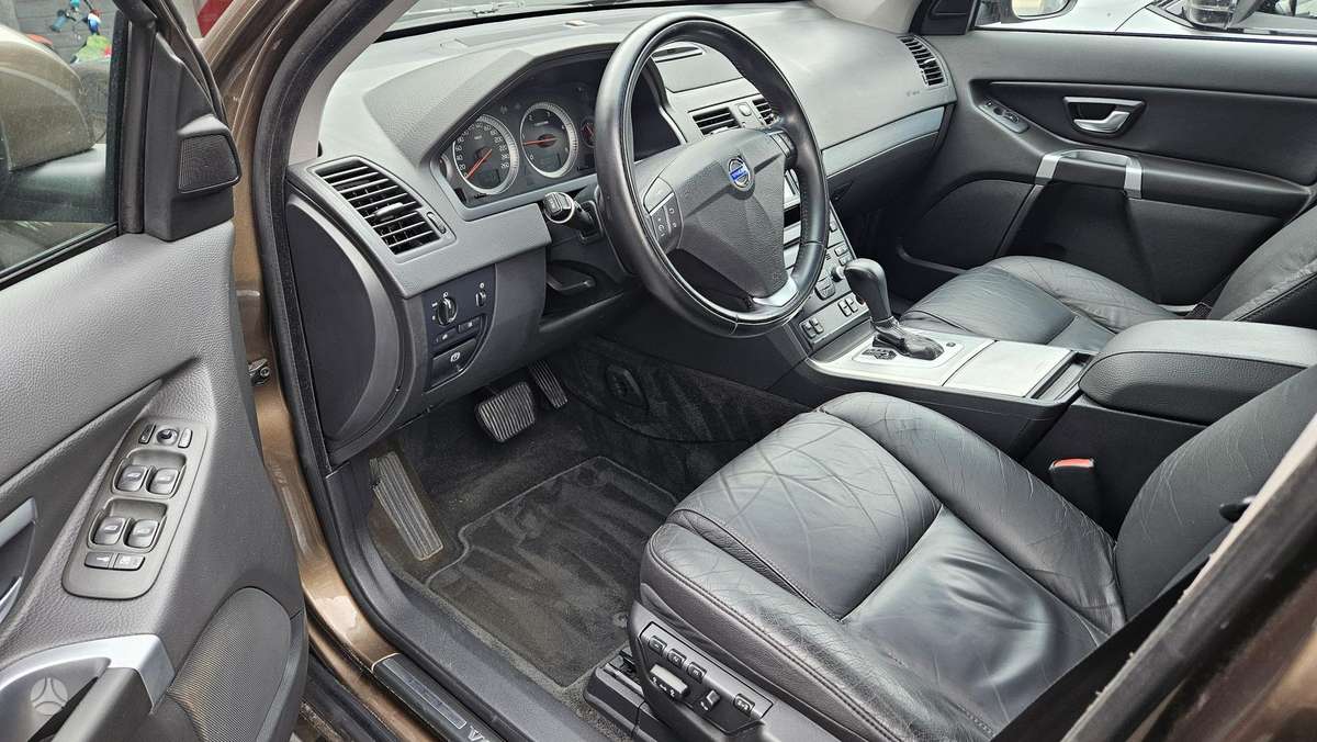 Volvo XC90 - 10