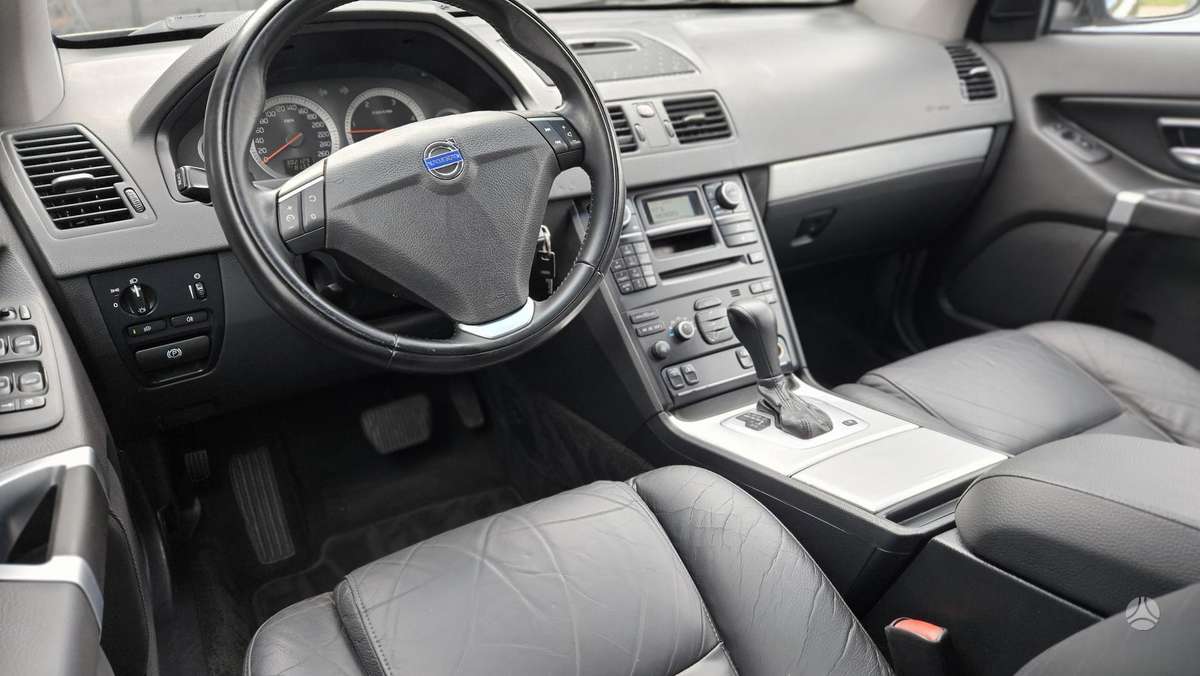 Volvo XC90 - 11