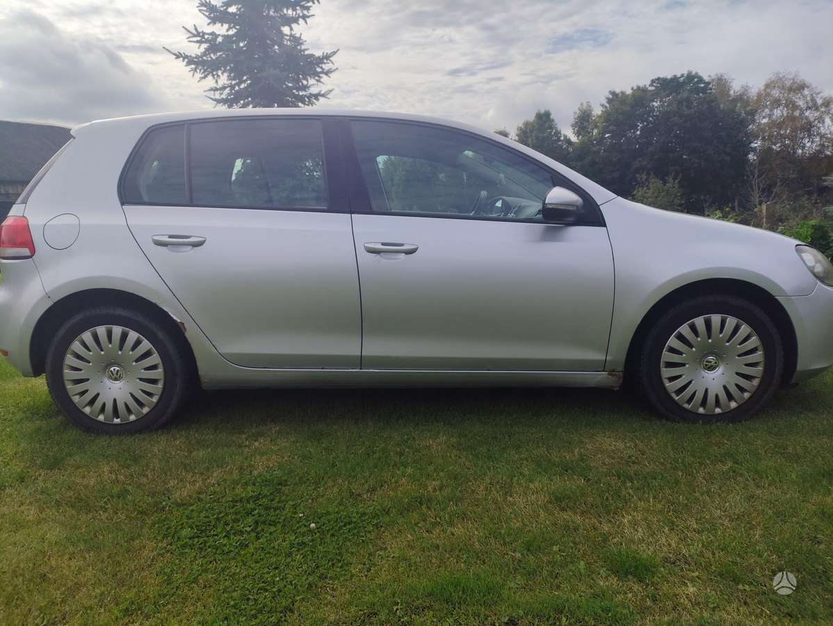 Volkswagen Golf - 2